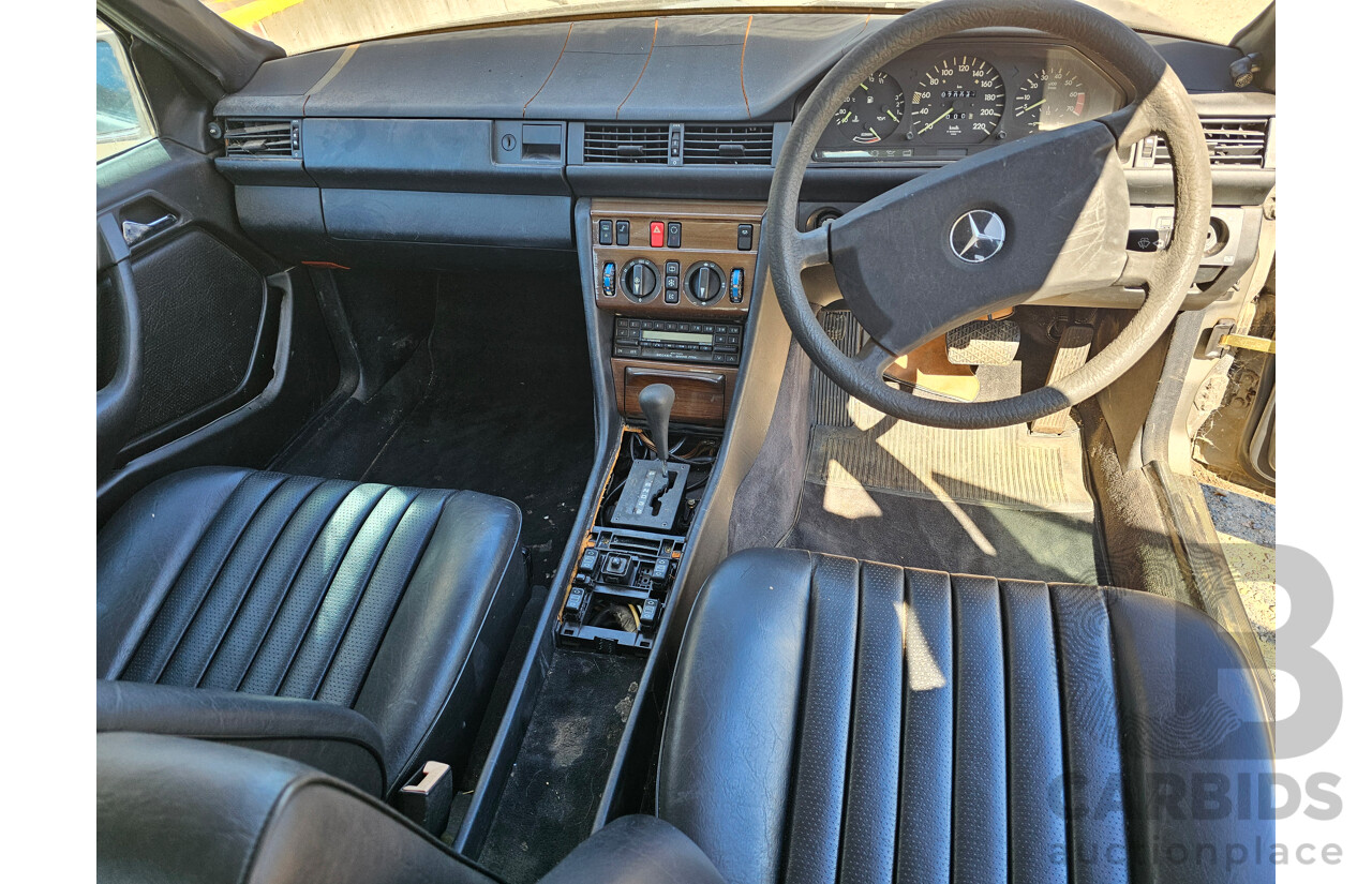 10/1987 Mercedes-Benz 230 E W124 4d Sedan 2.3L