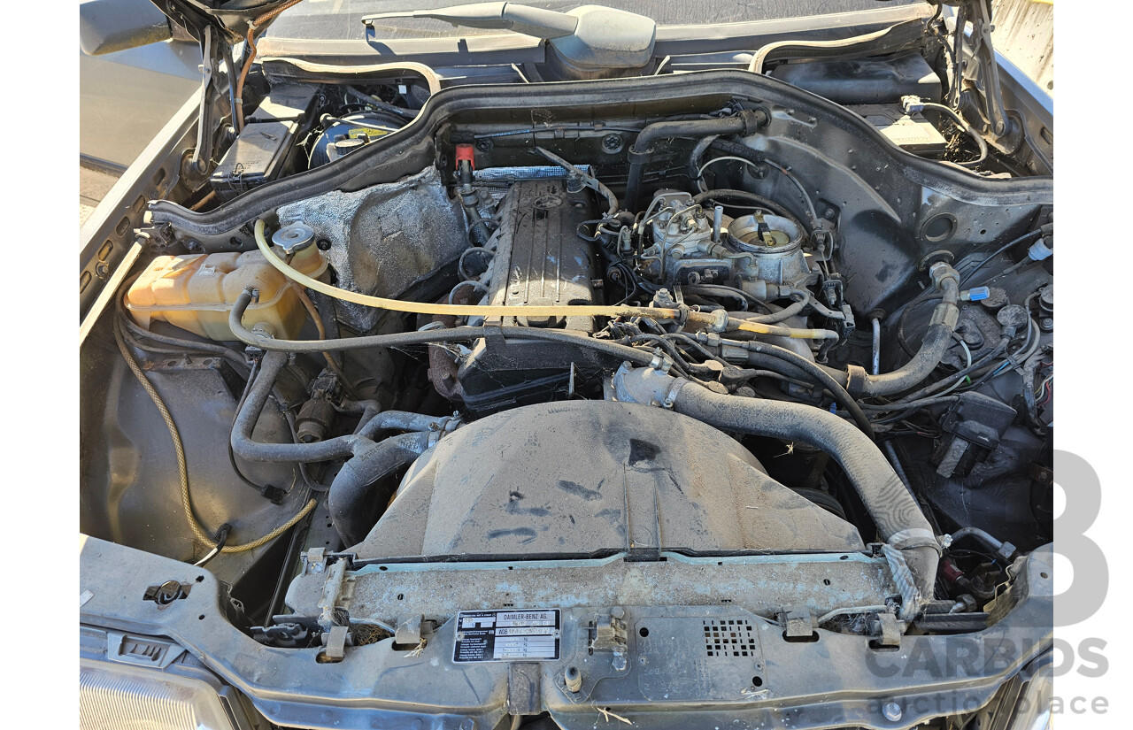 10/1987 Mercedes-Benz 230 E W124 4d Sedan 2.3L