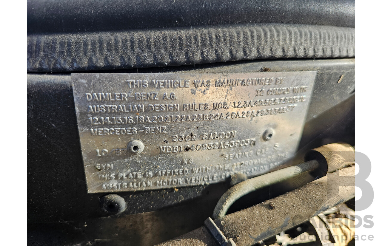 10/1987 Mercedes-Benz 230 E W124 4d Sedan 2.3L