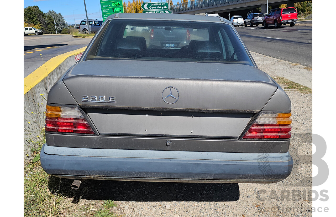 10/1987 Mercedes-Benz 230 E W124 4d Sedan 2.3L