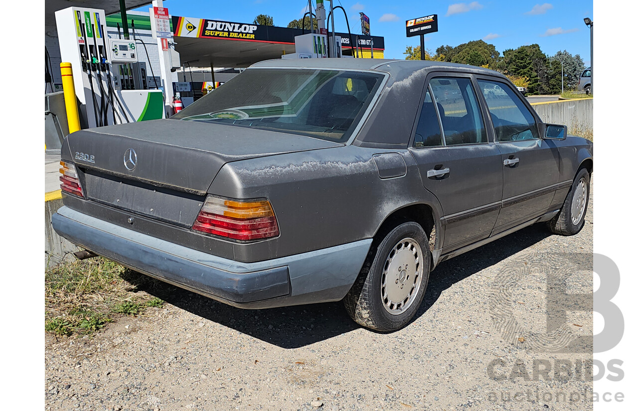10/1987 Mercedes-Benz 230 E W124 4d Sedan 2.3L
