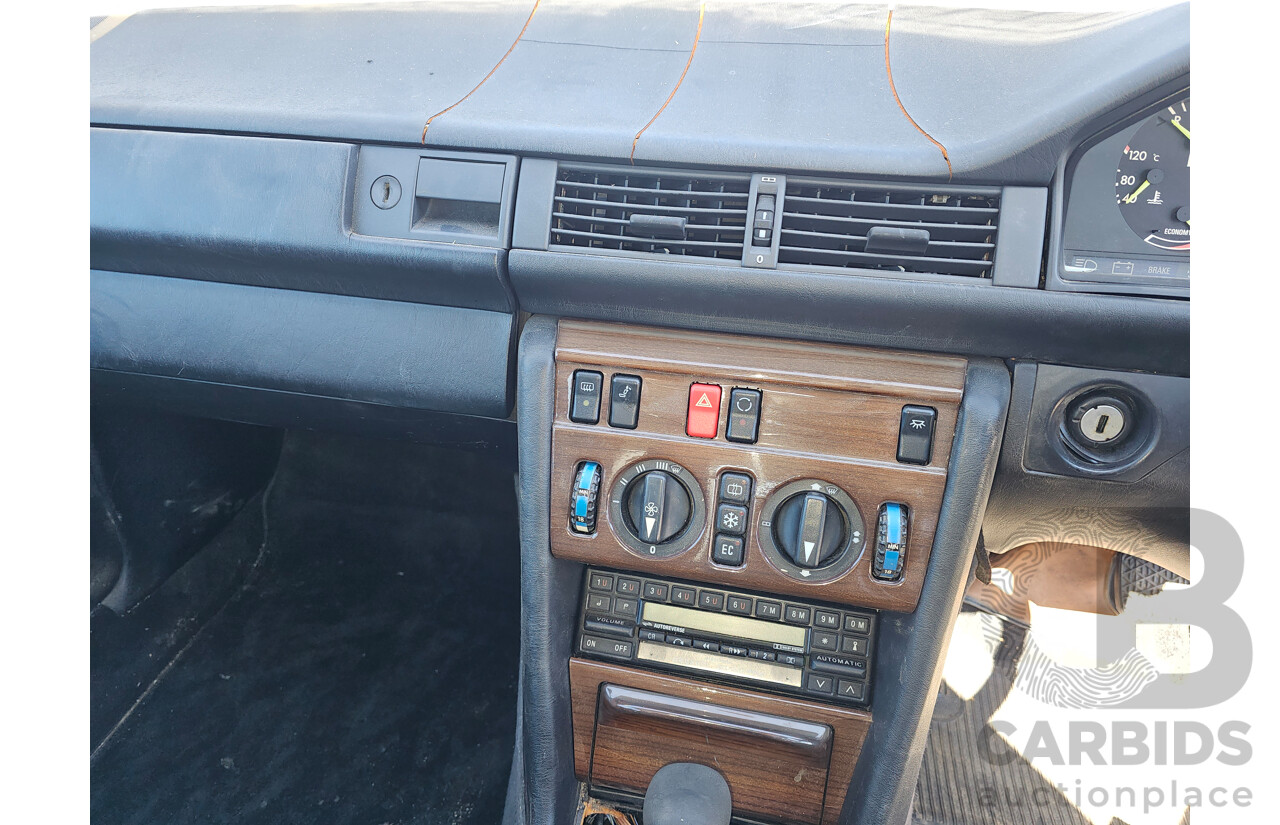 10/1987 Mercedes-Benz 230 E W124 4d Sedan 2.3L