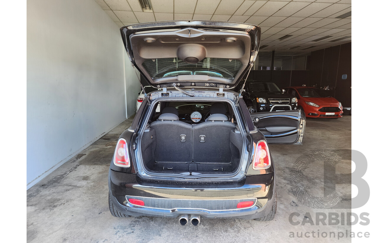 12/2009 Mini Cooper S FWD R56 2D Hatchback Black 1.6L
