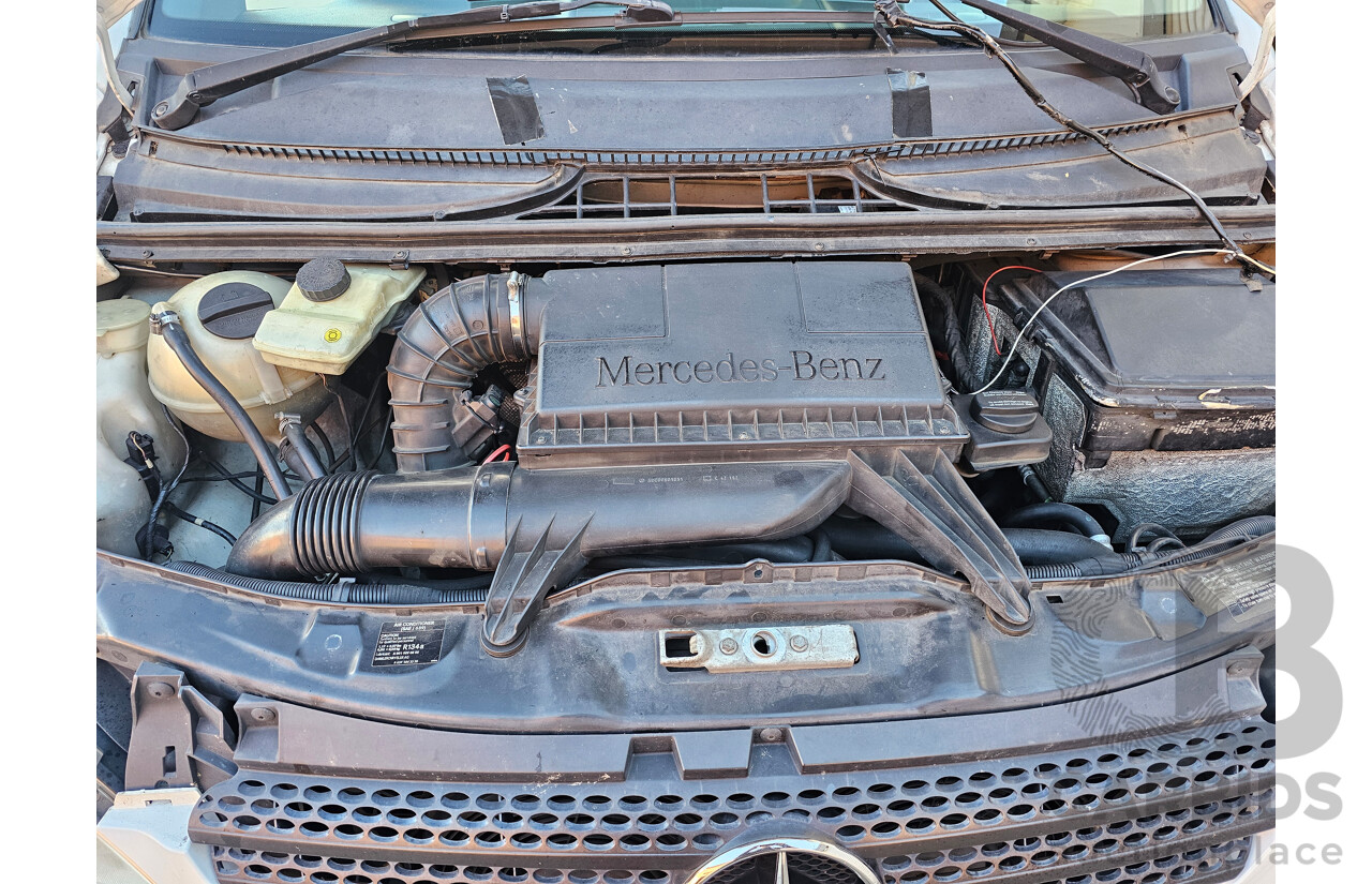 8/2004 Mercedes-Benz Vito 115cdi Compact  4d Van White 2.1L