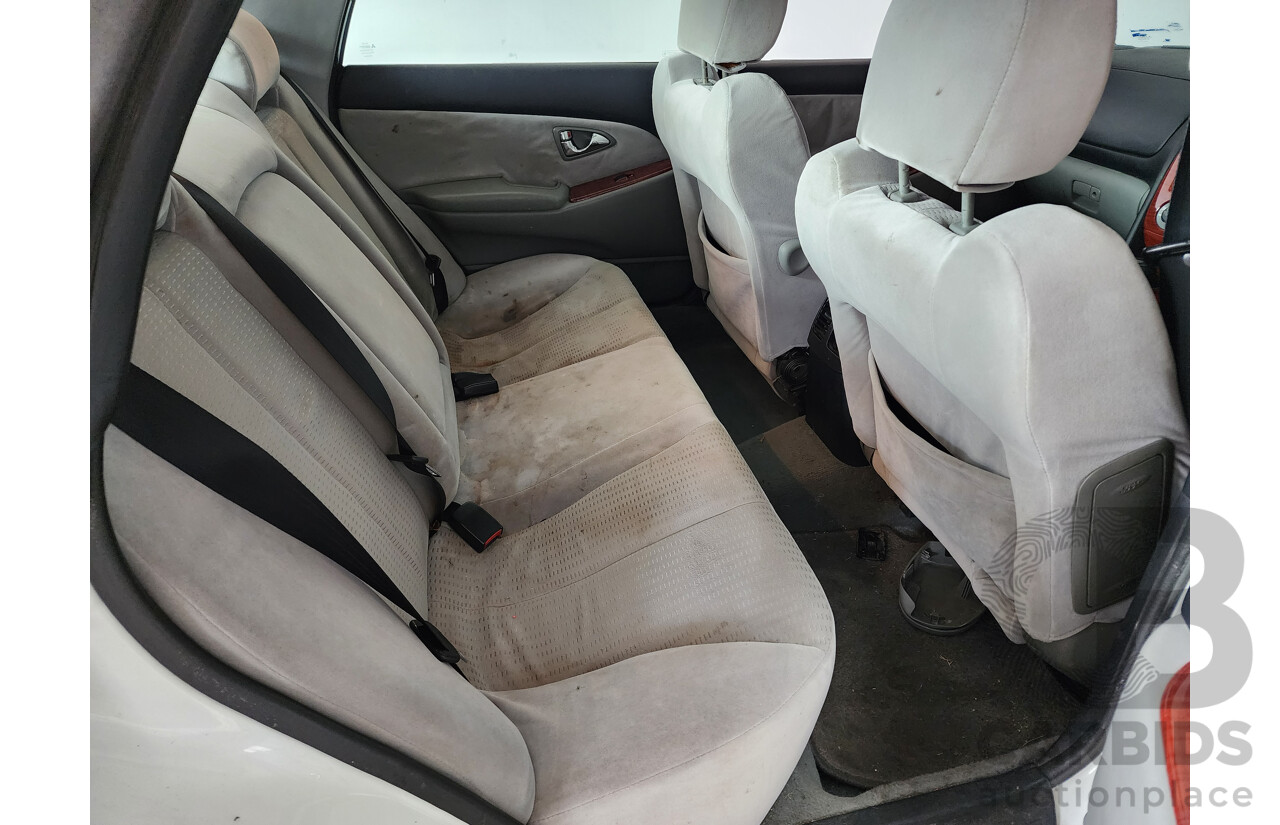 03/2004 Mitsubishi Verada Ei FWD KL 4D Sedan White 3.5L