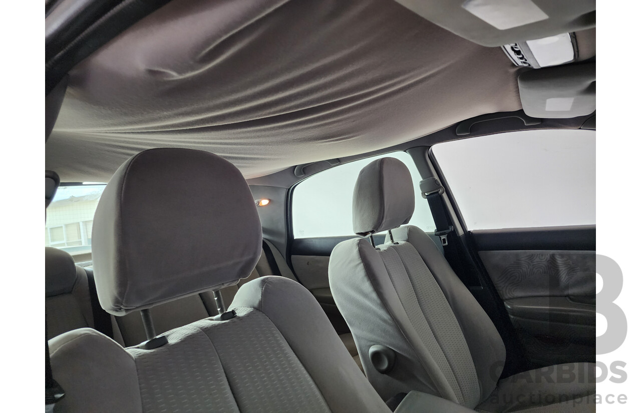 03/2004 Mitsubishi Verada Ei FWD KL 4D Sedan White 3.5L