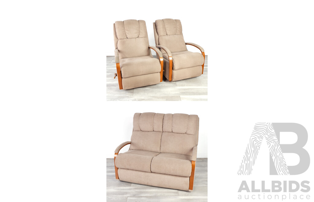 Modern LA-Z-Boy Three Piece Lounge Suite