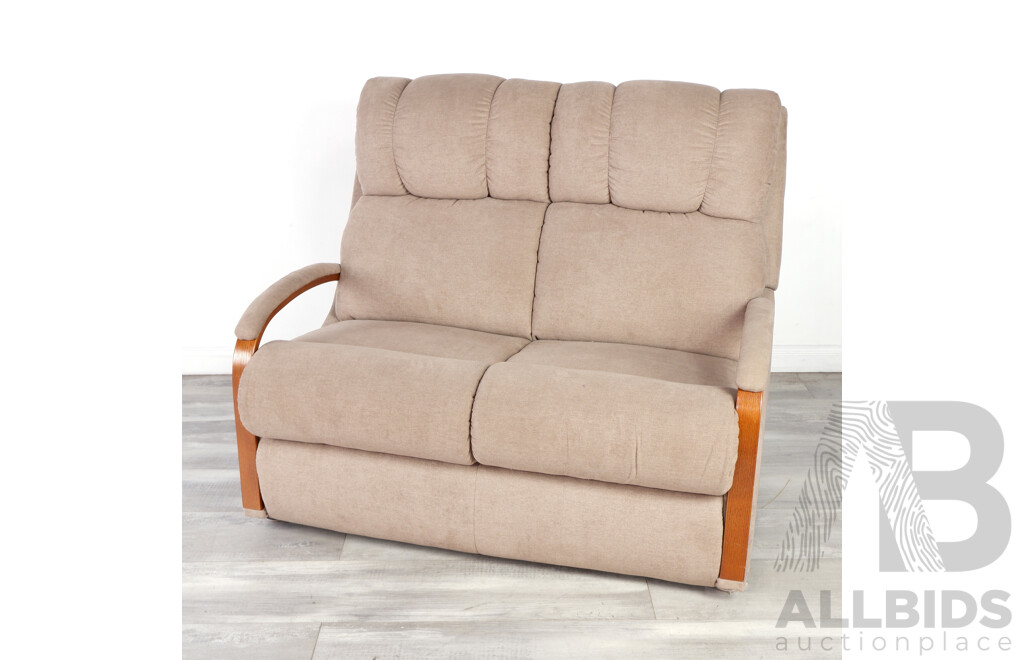 Modern LA-Z-Boy Three Piece Lounge Suite