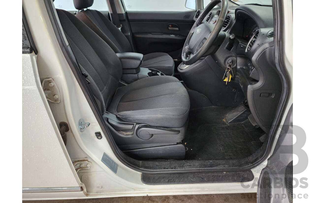 08/2008 Kia Rondo EX FWD UN 4D Wagon White 2.0L