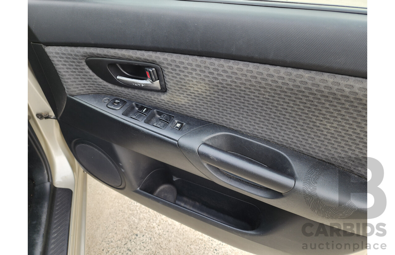 03/2006 Mazda Mazda3 MAXX FWD BK 4D Sedan Silver 2.0L