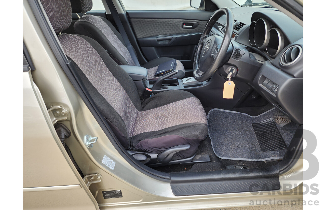 03/2006 Mazda Mazda3 MAXX FWD BK 4D Sedan Silver 2.0L