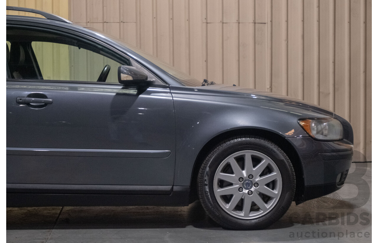 3/2006 Volvo V50 2.4 MS 4d Wagon Metallic Grey 2.4L