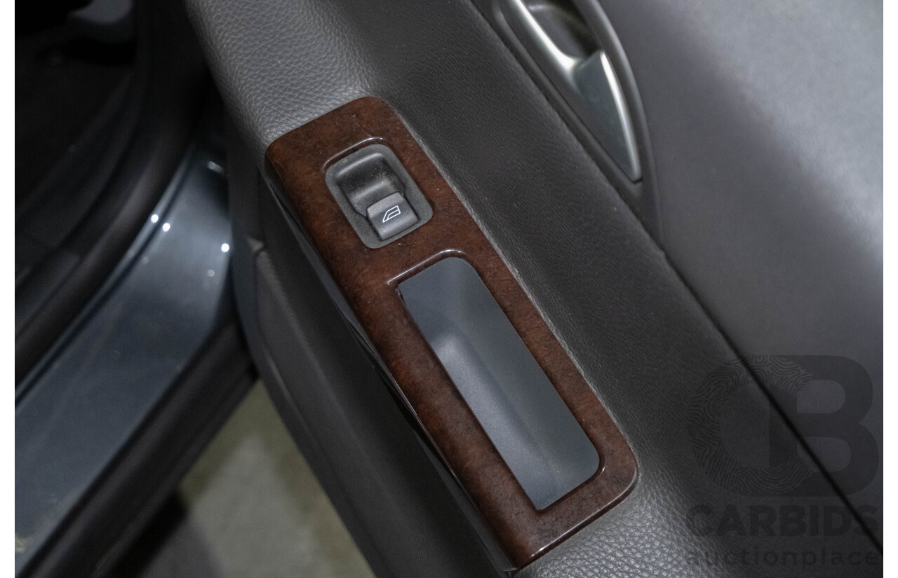 3/2006 Volvo V50 2.4 MS 4d Wagon Metallic Grey 2.4L