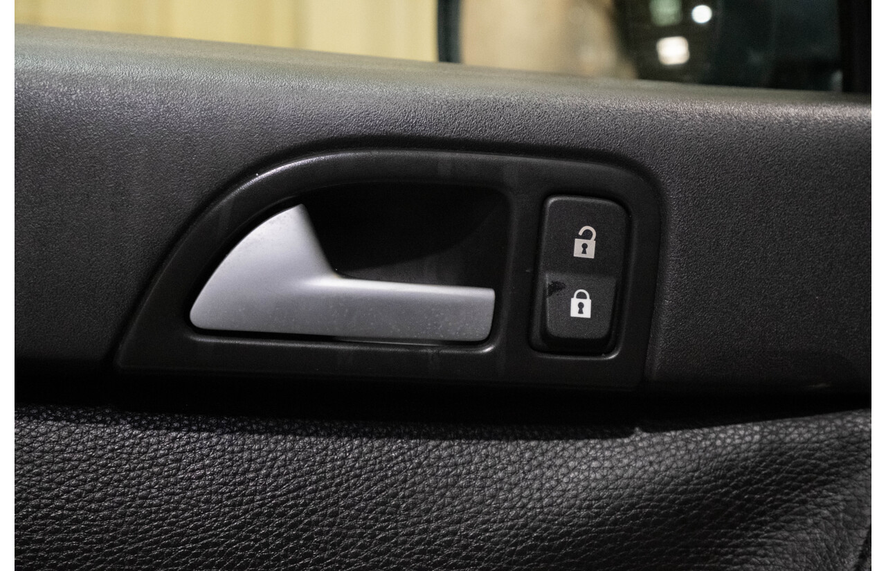 3/2006 Volvo V50 2.4 MS 4d Wagon Metallic Grey 2.4L