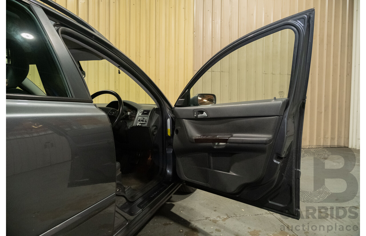 3/2006 Volvo V50 2.4 MS 4d Wagon Metallic Grey 2.4L