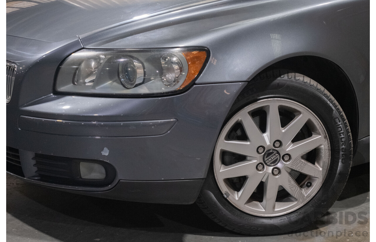 3/2006 Volvo V50 2.4 MS 4d Wagon Metallic Grey 2.4L