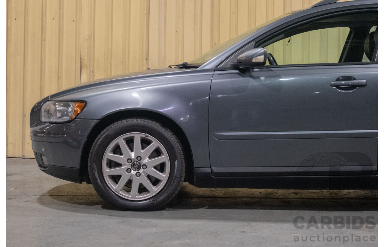 3/2006 Volvo V50 2.4 MS 4d Wagon Metallic Grey 2.4L