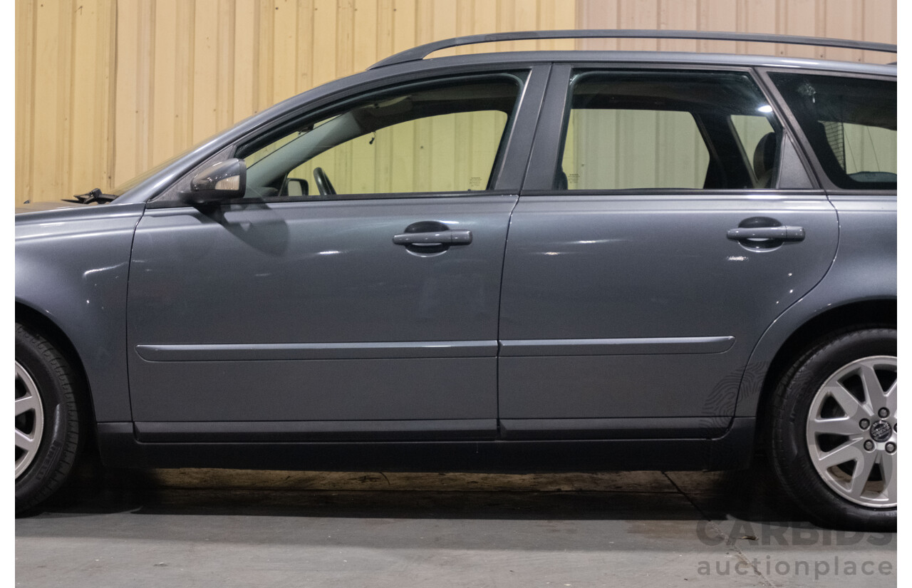 3/2006 Volvo V50 2.4 MS 4d Wagon Metallic Grey 2.4L