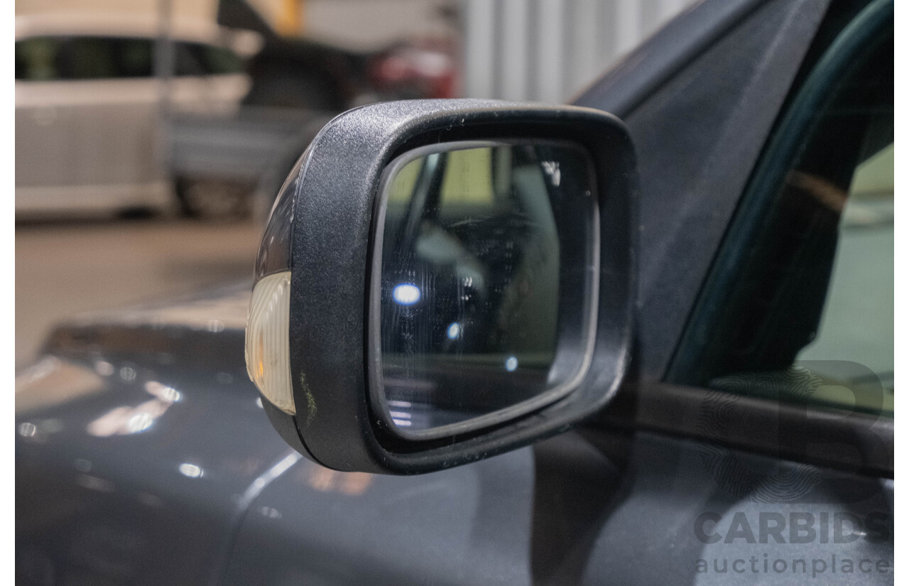 3/2006 Volvo V50 2.4 MS 4d Wagon Metallic Grey 2.4L