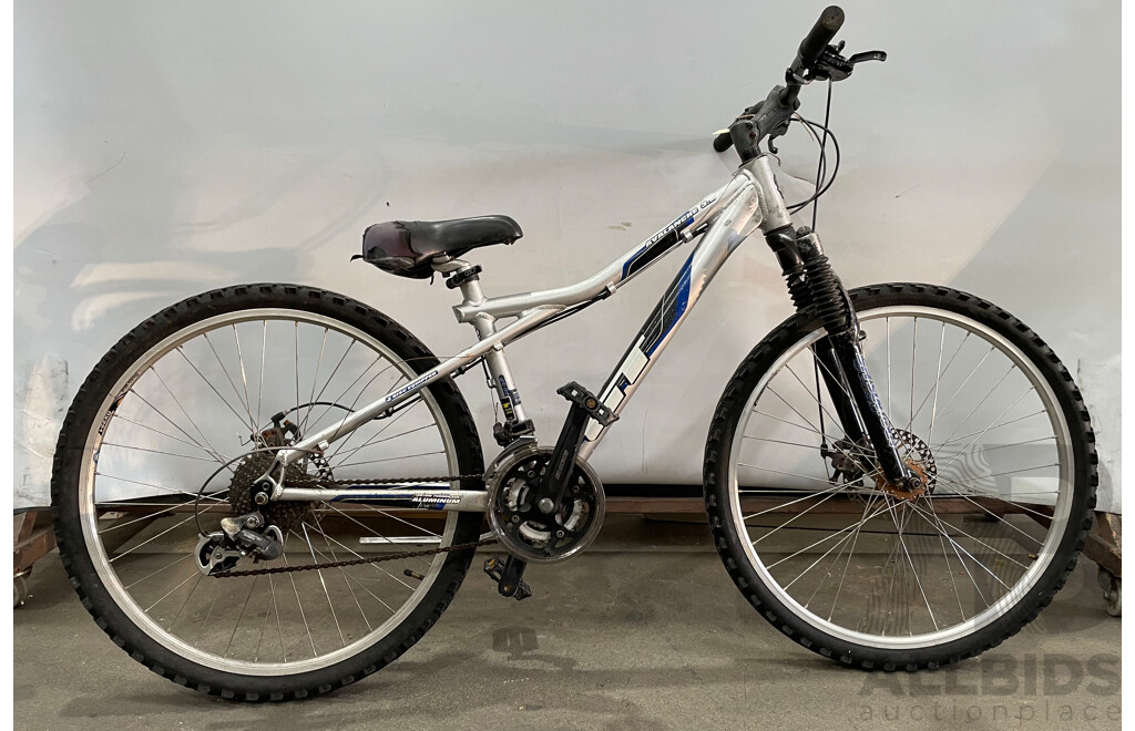GT Avalanche 3.0 12 Speed Mountain Bike