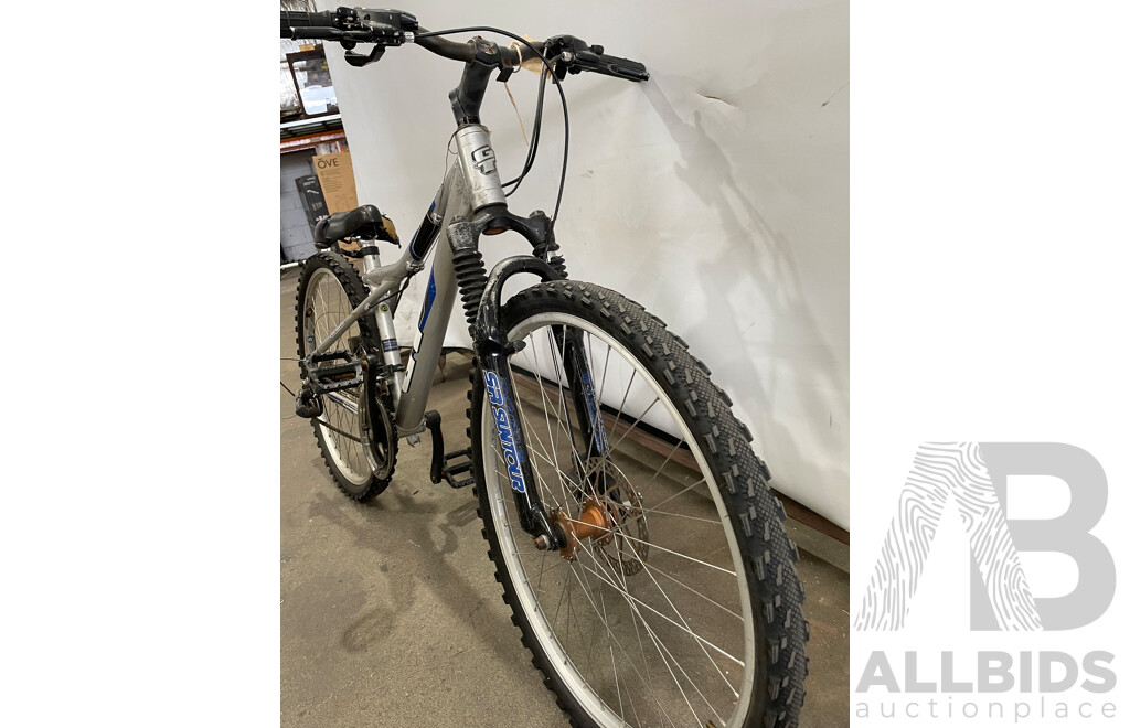 GT Avalanche 3.0 12 Speed Mountain Bike