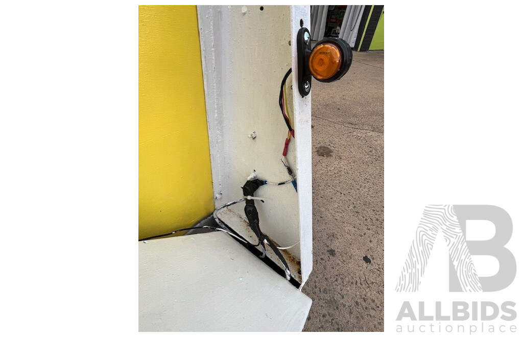 01/1980 Home-Built Dual Axle Horse Float