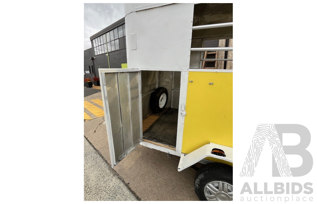 01/1980 Home-Built Dual Axle Horse Float