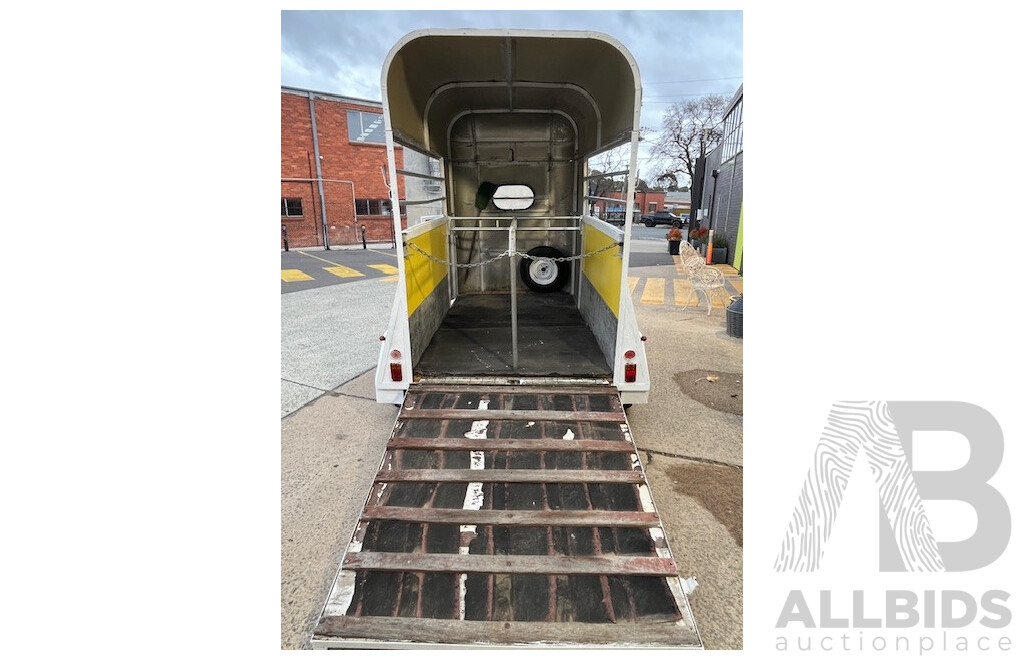 01/1980 Home-Built Dual Axle Horse Float