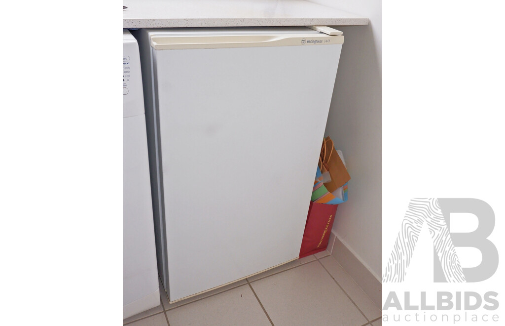 Westinghouse Bar Fridge