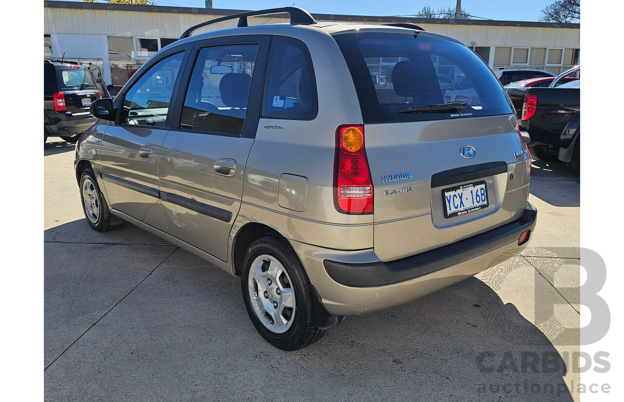 2/2002 Hyundai Elantra Lavita GLS FC 5d Hatchback Beige 1.8L