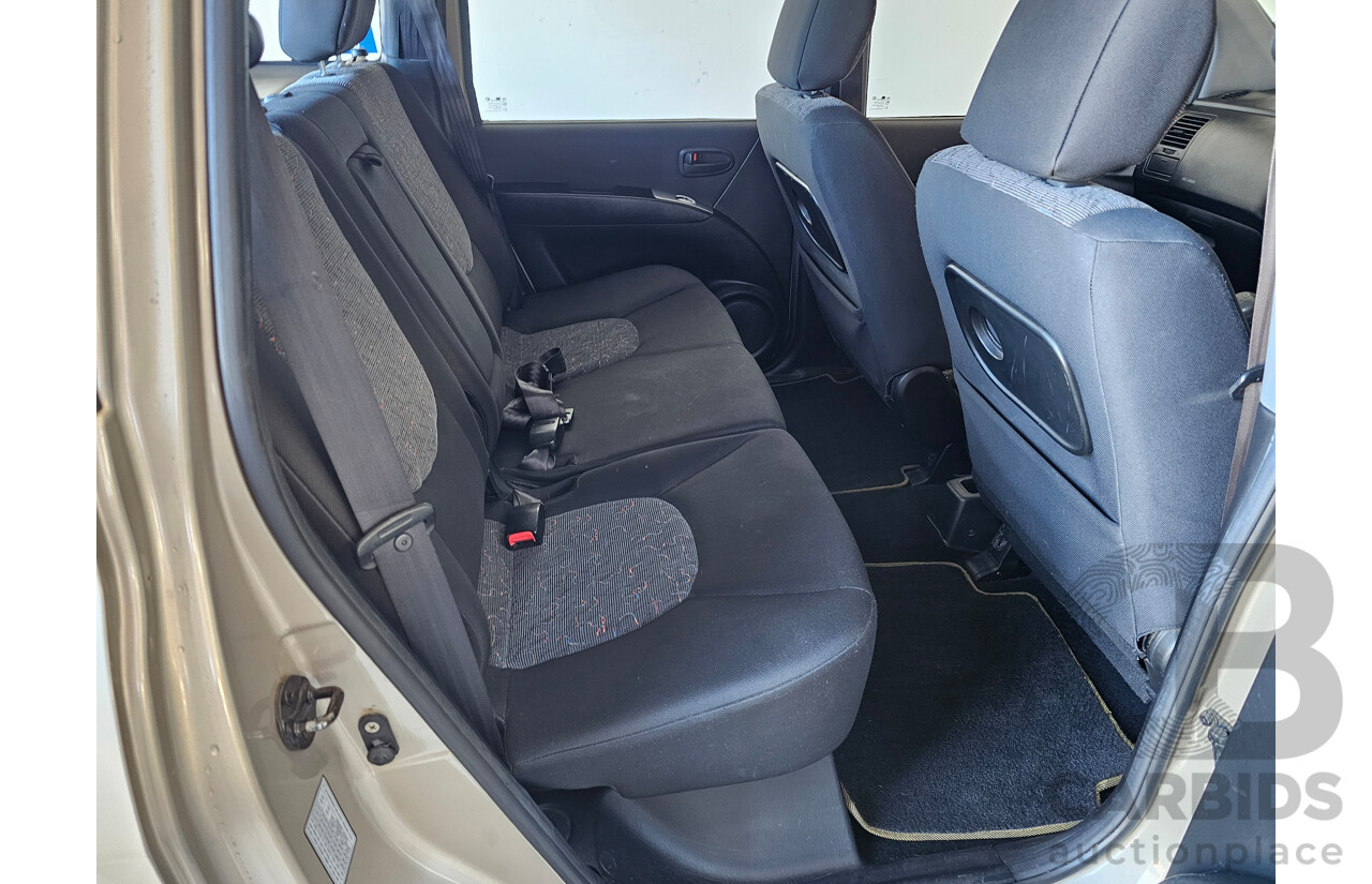 2/2002 Hyundai Elantra Lavita GLS FC 5d Hatchback Beige 1.8L