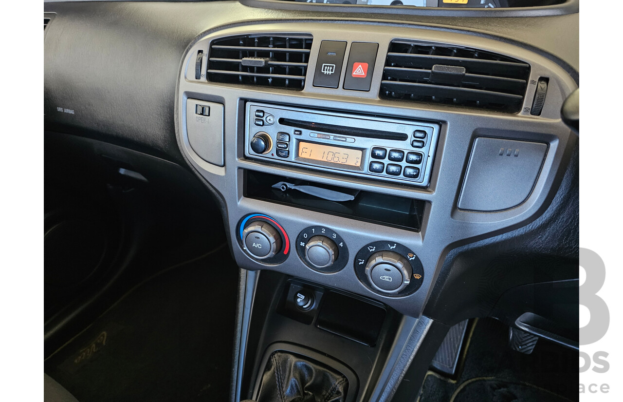 2/2002 Hyundai Elantra Lavita GLS FC 5d Hatchback Beige 1.8L