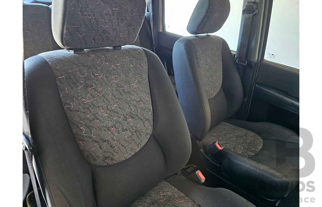 2/2002 Hyundai Elantra Lavita GLS FC 5d Hatchback Beige 1.8L