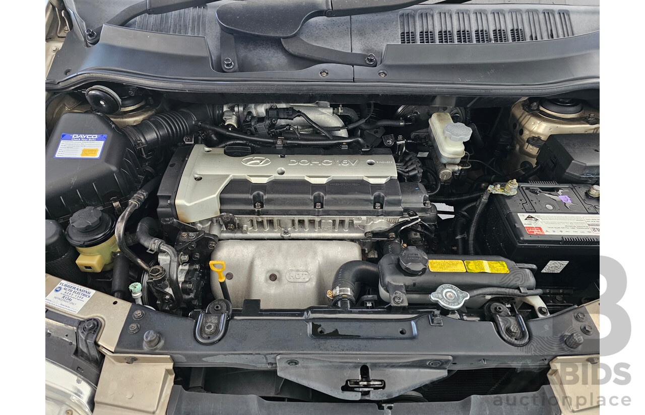 2/2002 Hyundai Elantra Lavita GLS FC 5d Hatchback Beige 1.8L