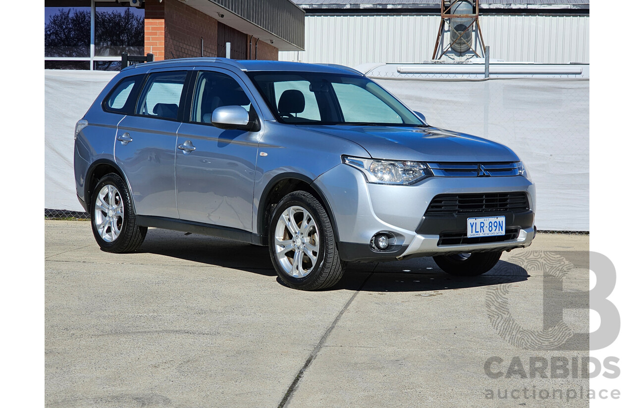 11/2014 Mitsubishi Outlander ES (4x4) ZJ MY14 4d Wagon Silver 2.4L