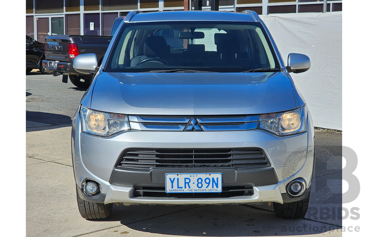11/2014 Mitsubishi Outlander ES (4x4) ZJ MY14 4d Wagon Silver 2.4L