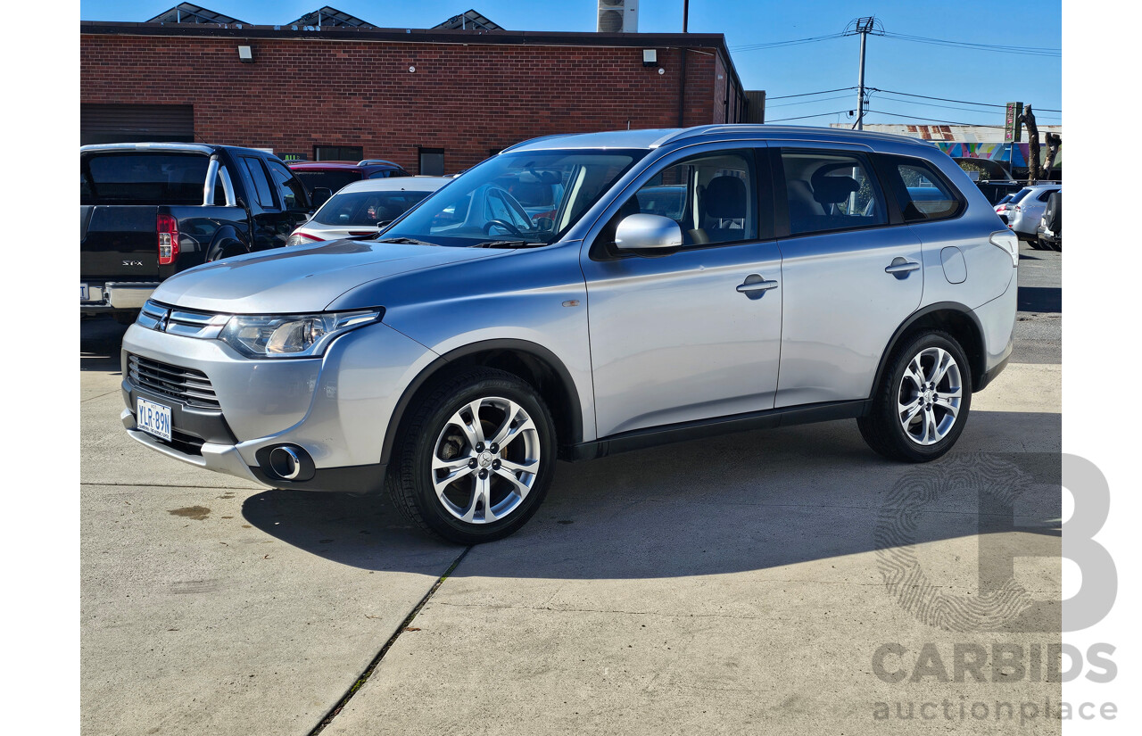 11/2014 Mitsubishi Outlander ES (4x4) ZJ MY14 4d Wagon Silver 2.4L