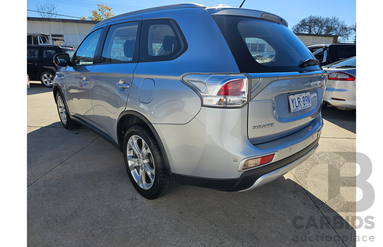 11/2014 Mitsubishi Outlander ES (4x4) ZJ MY14 4d Wagon Silver 2.4L