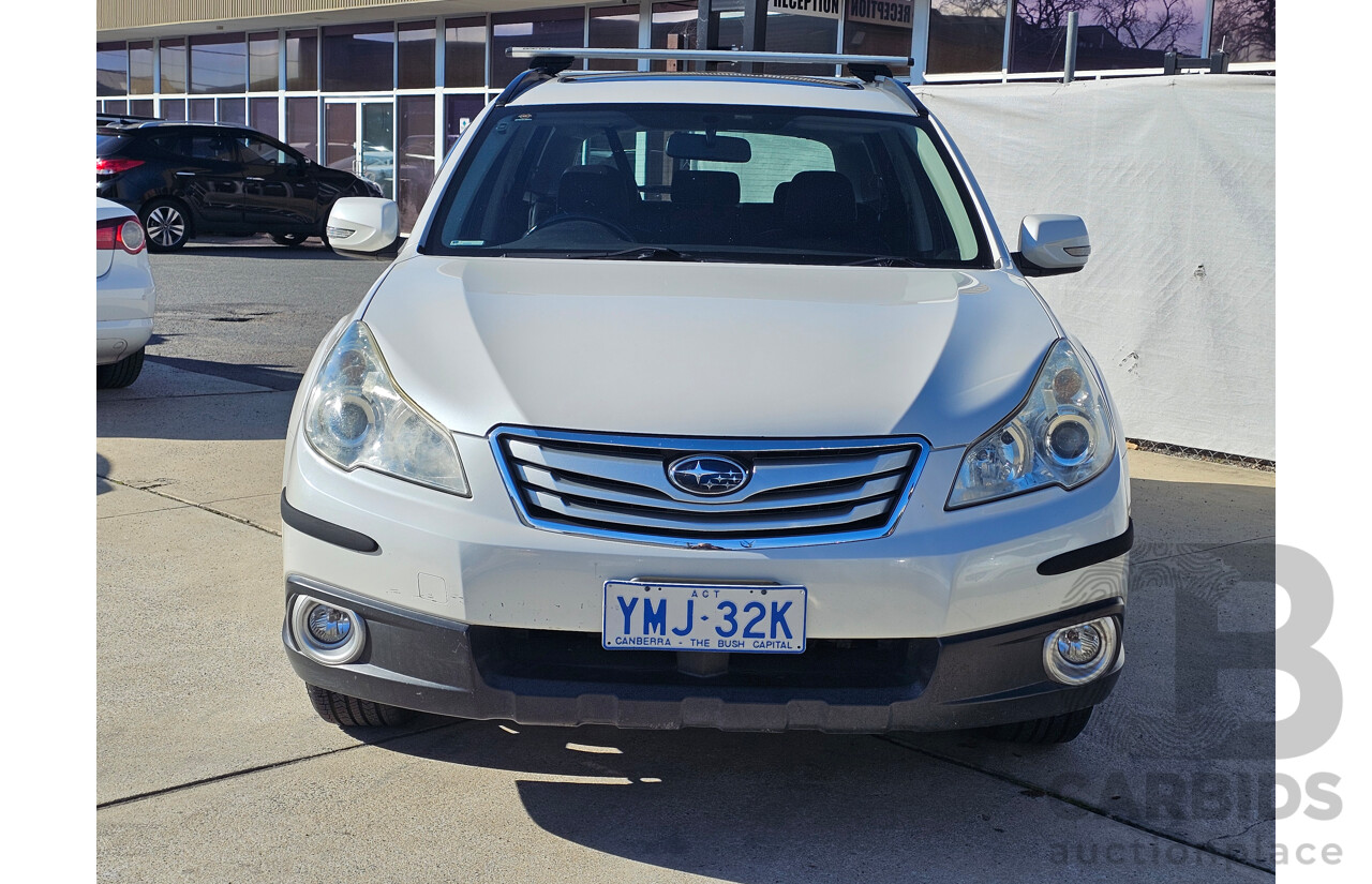 8/2009 Subaru Outback 2.5i Premium MY09 4d Wagon White 2.5L