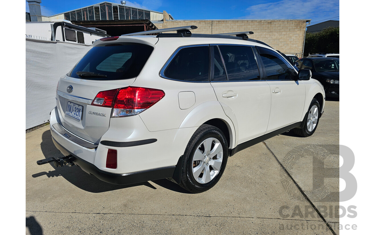 8/2009 Subaru Outback 2.5i Premium MY09 4d Wagon White 2.5L