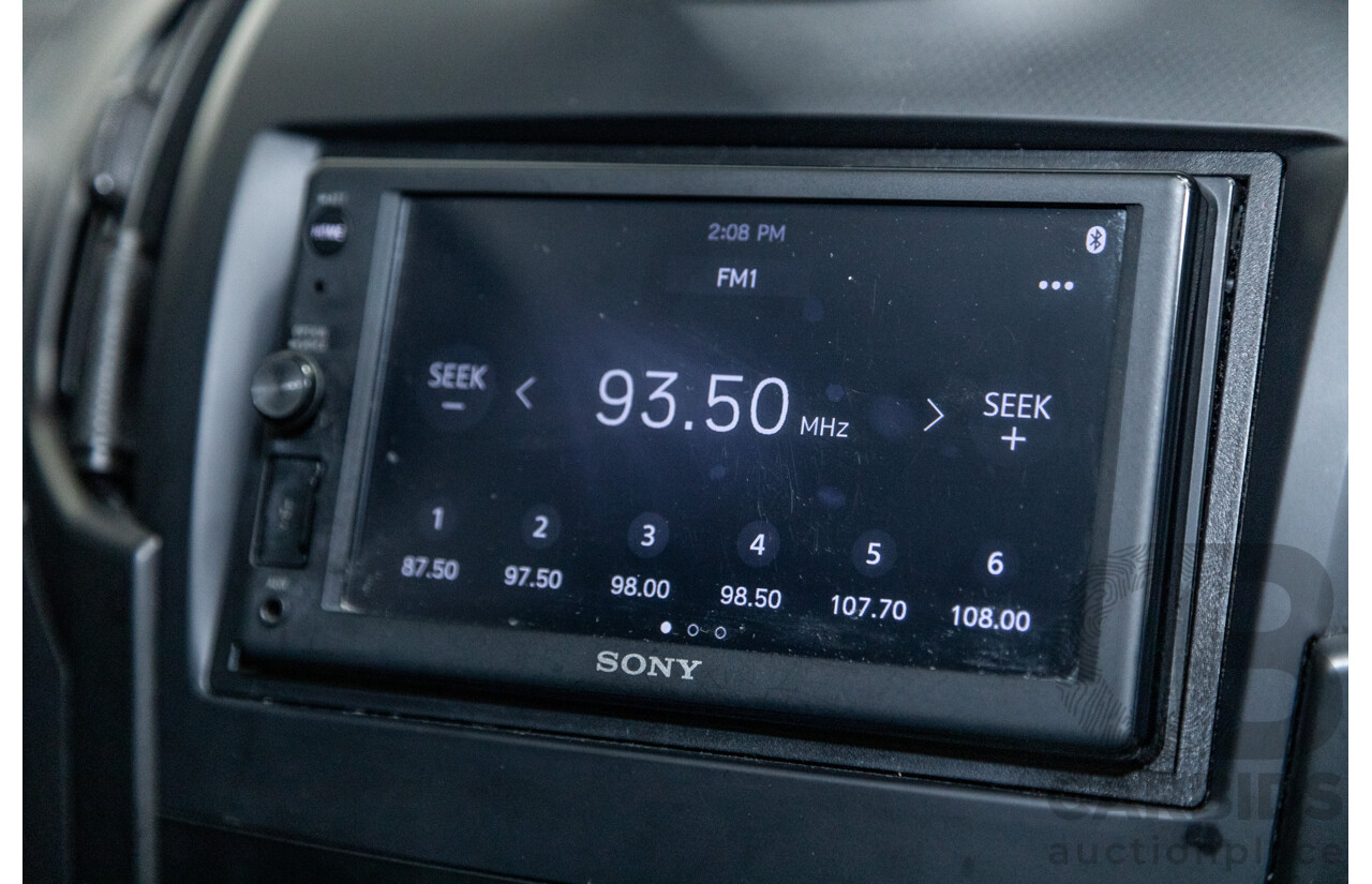 11/2012 Isuzu D-Max SX TF MY12 Crew Cab Utility White Turbo Diesel 3.0L