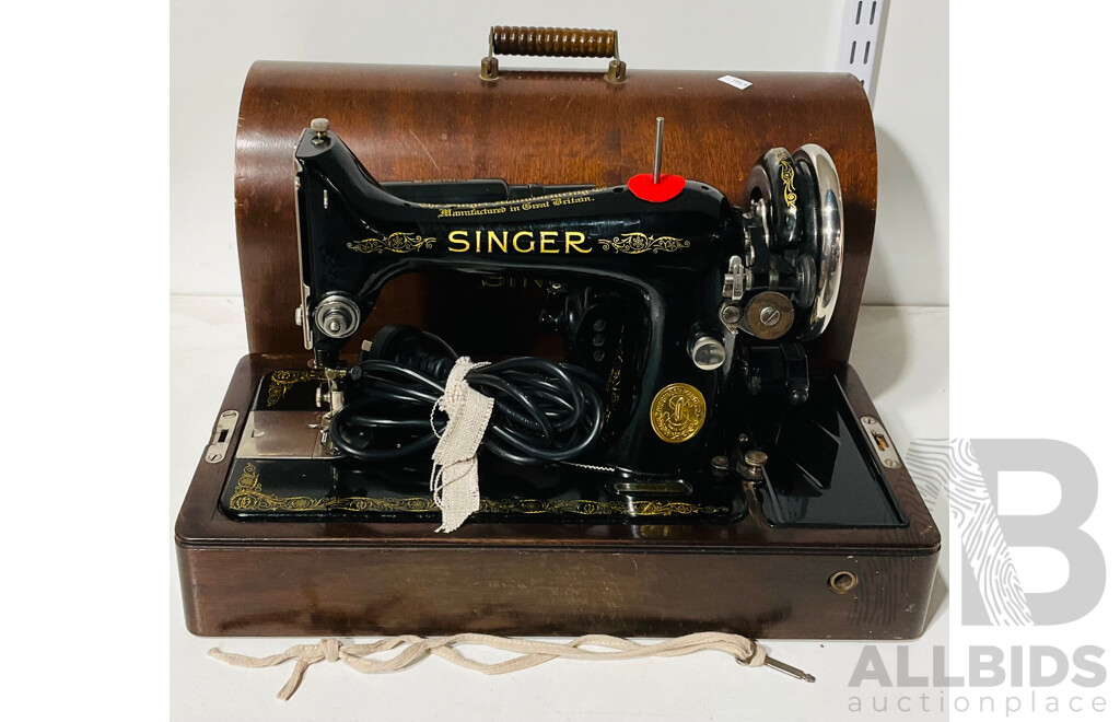 Vintage Electric Knee Lever Singer Sewing Machine with Curved Bentwood Hard Case and Key
