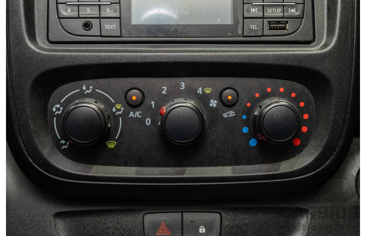 1/2019 Renault Trafic SWB X82 4d Van White Turbo Diesel 1.6L