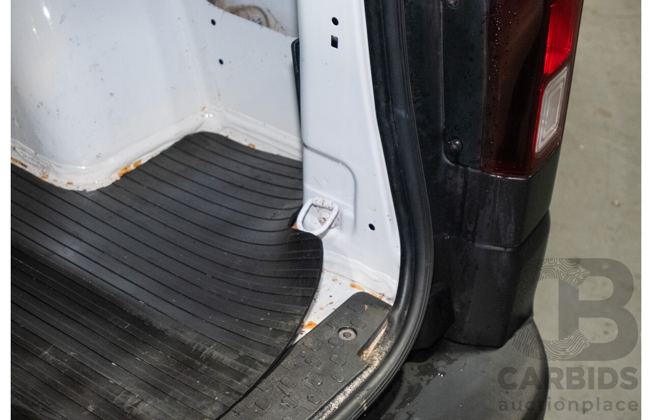 1/2019 Renault Trafic SWB X82 4d Van White Turbo Diesel 1.6L