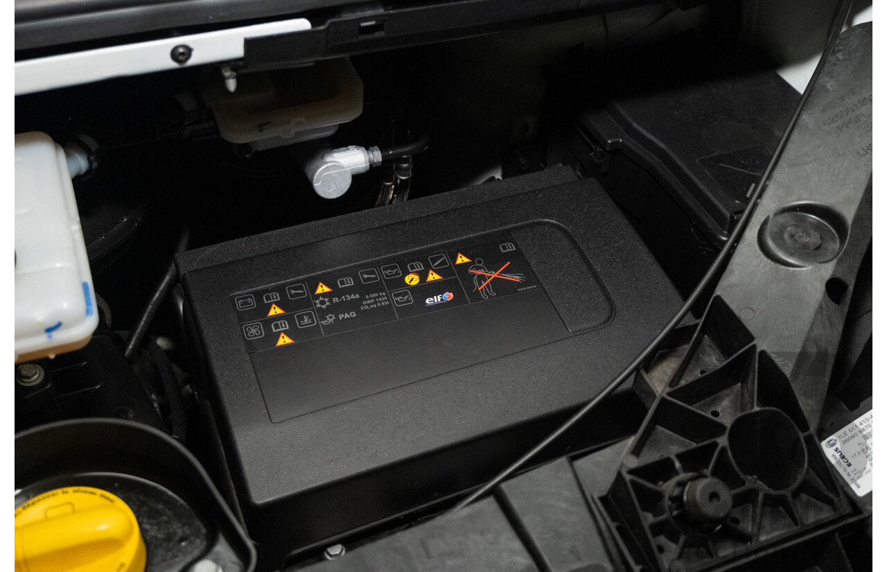 1/2019 Renault Trafic SWB X82 4d Van White Turbo Diesel 1.6L