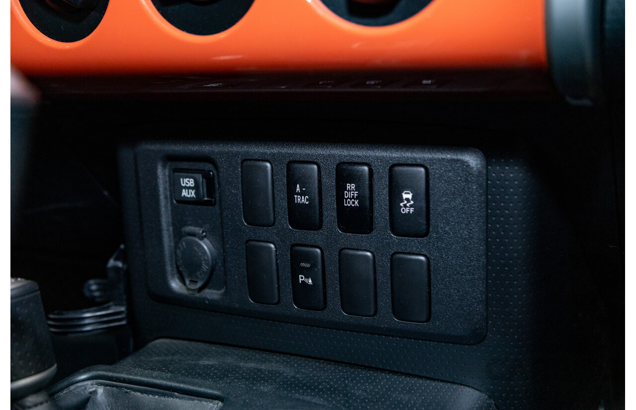 12/2012 Toyota Fj Cruiser (4x4) GSJ15R 4d Wagon Orange Clay V6 4.0L