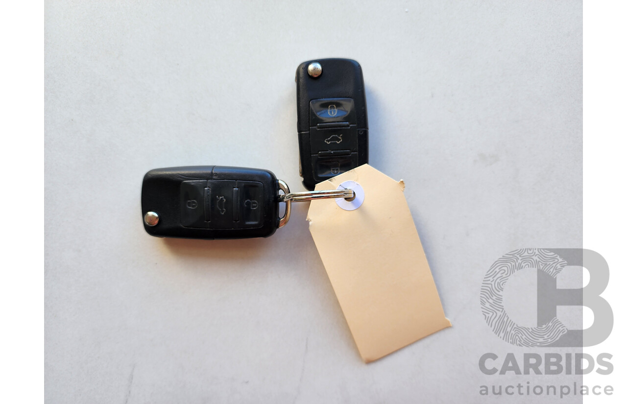 01/2010 Volkswagen Eos 103 TDI WHITE NIGHT FWD 1F MY09 UPGRADE 2D Convertible White 2.0L