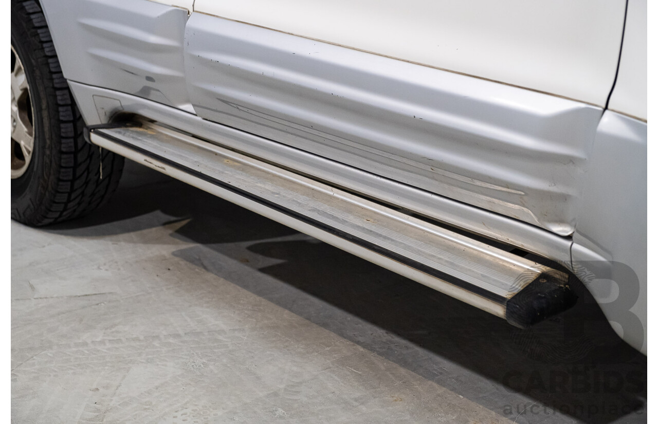 9/2002 Mitsubishi Pajero Exceed LWB (4x4) NM 4d Wagon White V6 3.5L - 7 Seater