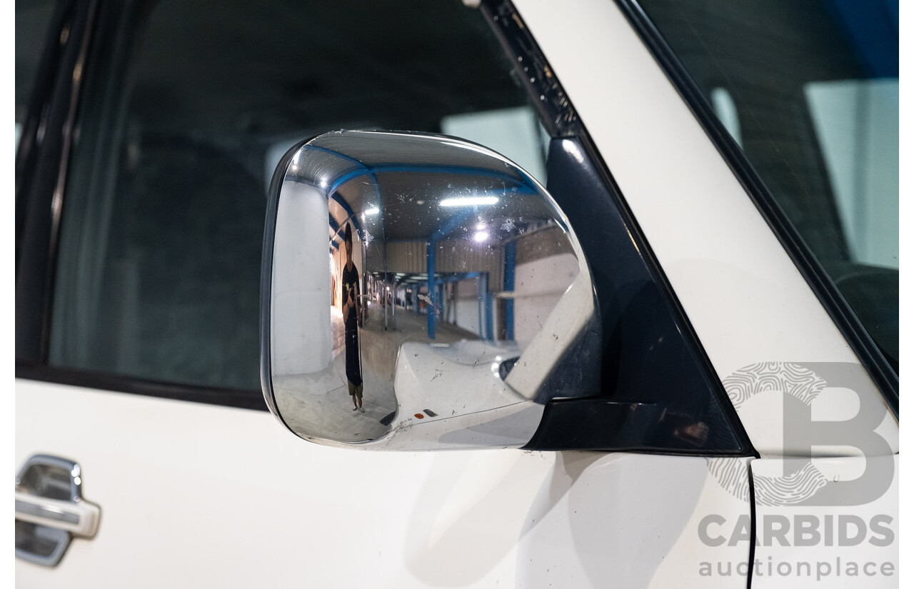 9/2002 Mitsubishi Pajero Exceed LWB (4x4) NM 4d Wagon White V6 3.5L - 7 Seater