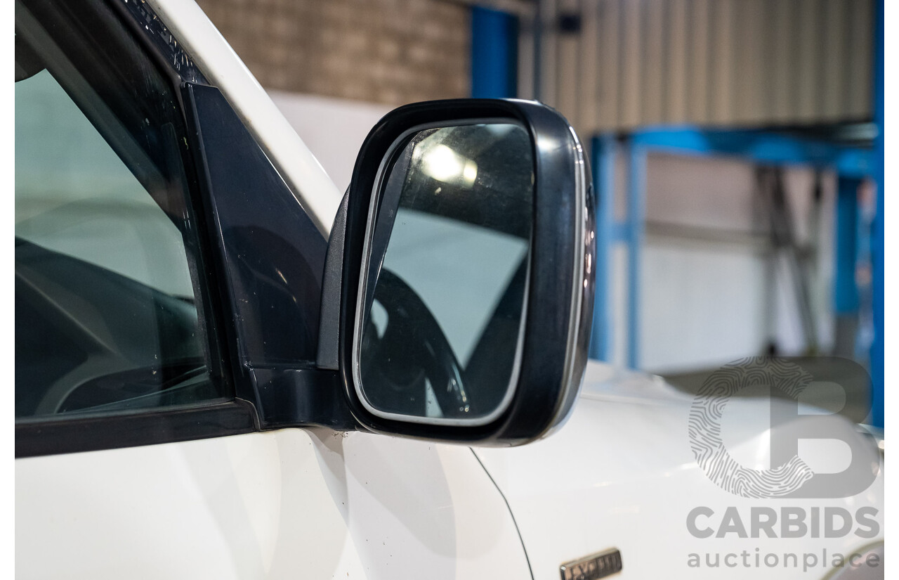 9/2002 Mitsubishi Pajero Exceed LWB (4x4) NM 4d Wagon White V6 3.5L - 7 Seater